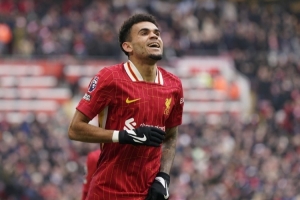 开云官网-还要买！TA：利物浦想买中后卫保证位置竞争，且无意出售迪亚斯