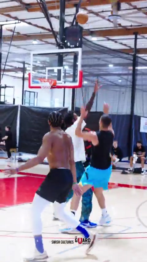 开云-咔咔就是投！克莱-汤普森现身野球局 精准投射一通乱杀