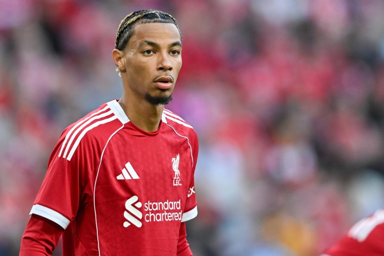 开云入口-记者:有消息称埃基蒂克并非伊萨克替代者 利物浦关注前者已有数月