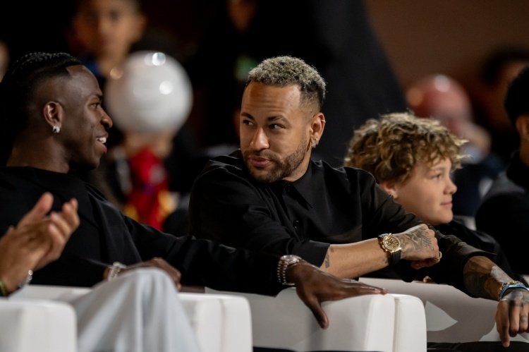 开云APP-安切洛蒂计划推动内马尔重返国家队，吉马良斯确认球员回归可能性持续存在