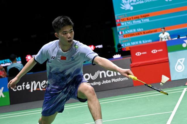 1737286432927017900.jpg (体育)(5)羽毛球——马来西亚公开赛:翁泓阳不敌伍家朗XxjpseC007198_20250108_PEPFN0A001.jpg